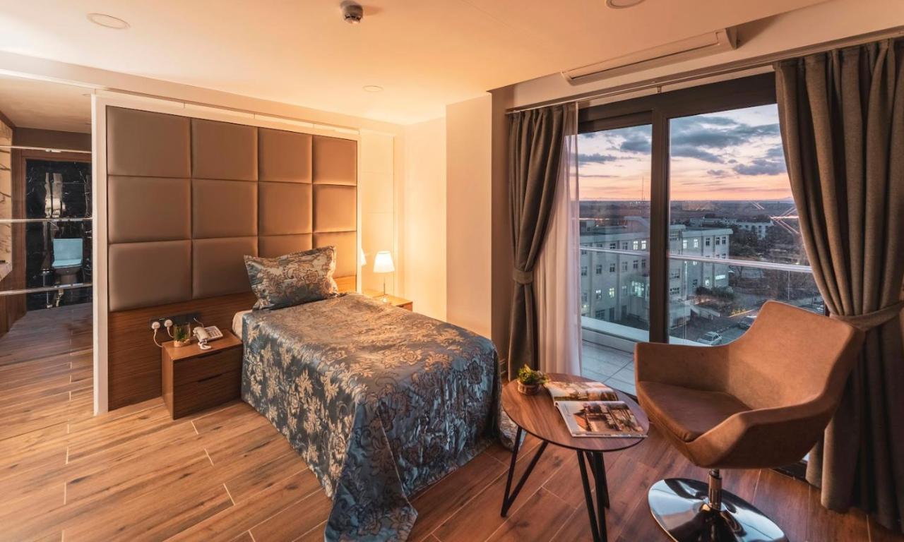 Novel Centre Point Hotel ฟามากุสต้า ภายนอก รูปภาพ